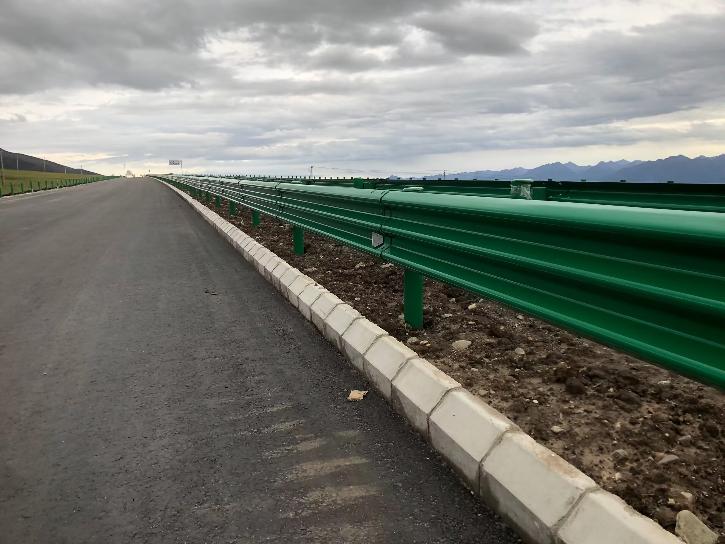 温江区乡村公路波形护栏波形护栏板 - 推荐